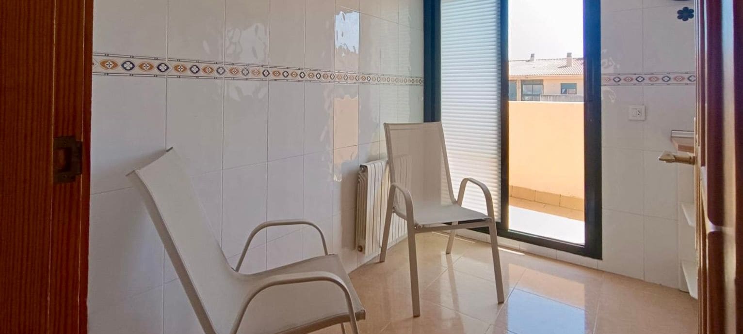 4 bedroom Penthouse for rent in Palma de Mallorca with garage - € 2,400 (Ref: 9848221)
