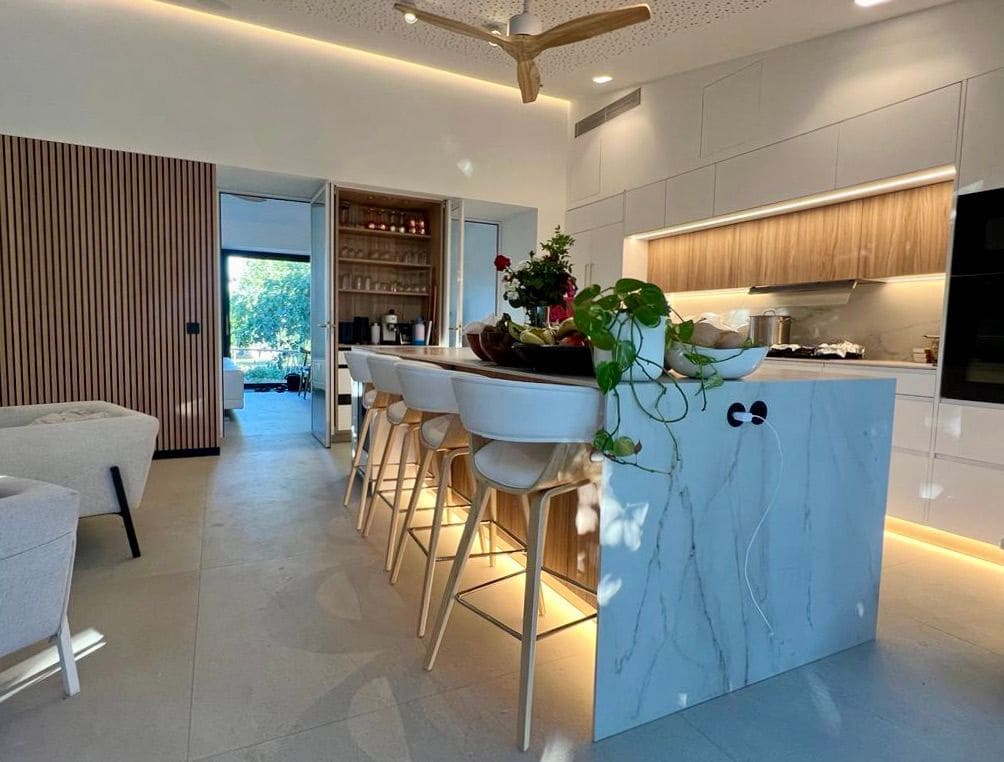 Finca/Casa Rural de 4 habitaciones en Palma de Mallorca en alquiler con piscina - 14.000 € (Ref: 9849855)