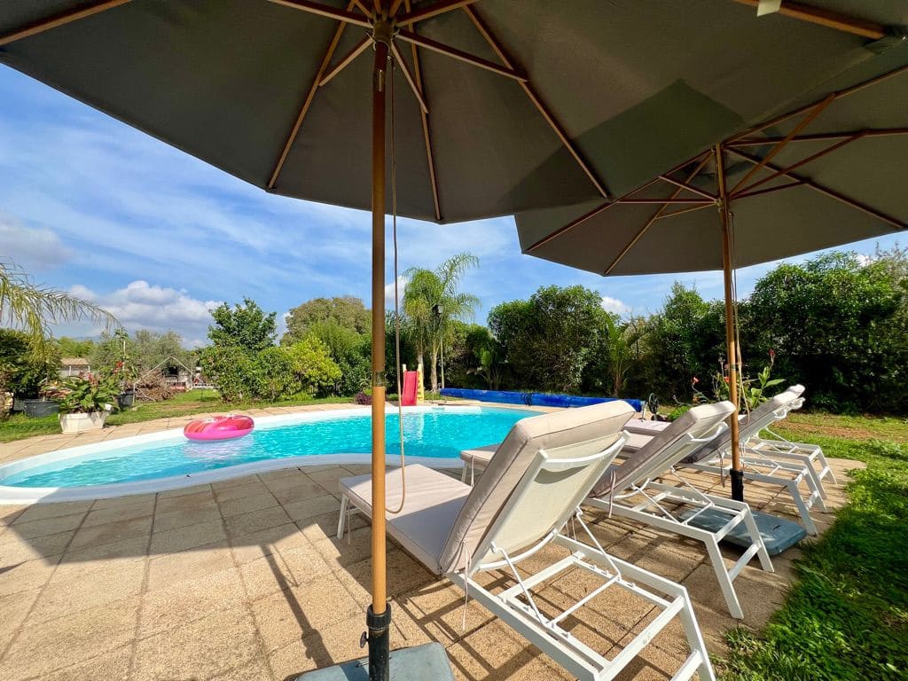 Finca/Casa Rural de 4 habitaciones en Palma de Mallorca en alquiler con piscina - 14.000 € (Ref: 9849855)