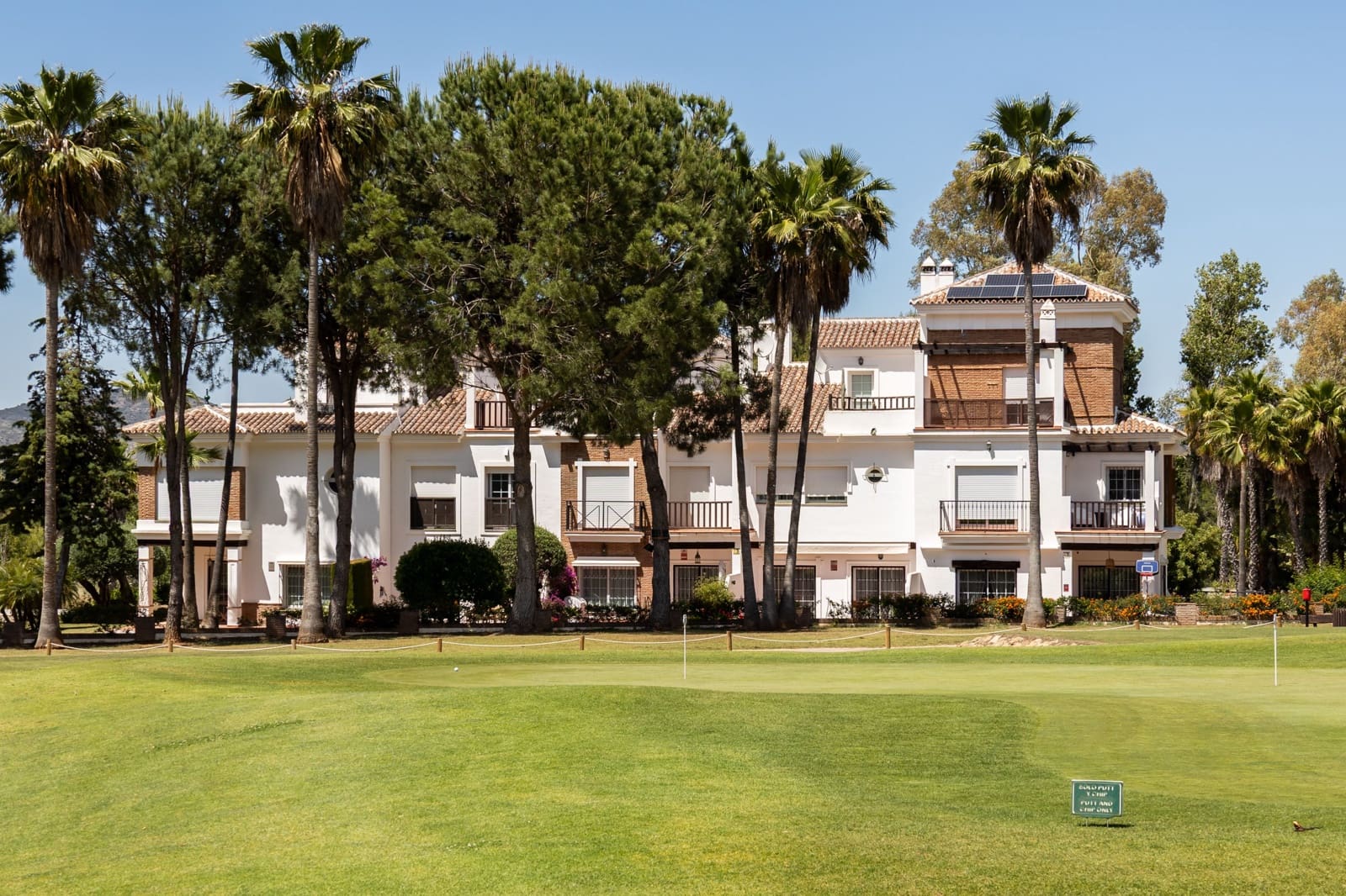 2 quarto Casa em Banda para venda em Alhaurin de la Torre - 419 000 € (Ref: 9850577)