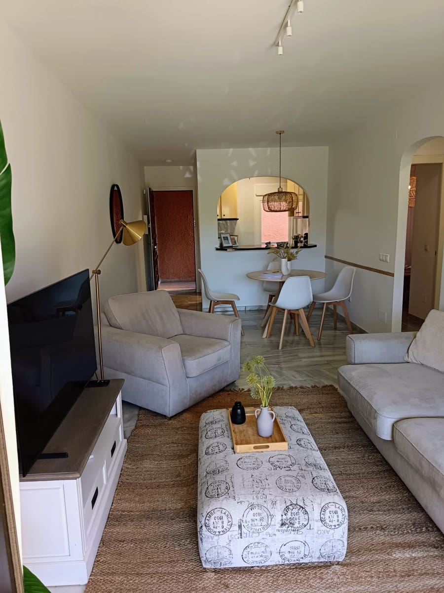 2 bedroom Apartment for rent in Mijas Costa with pool garage - € 1,400 (Ref: 9853024)
