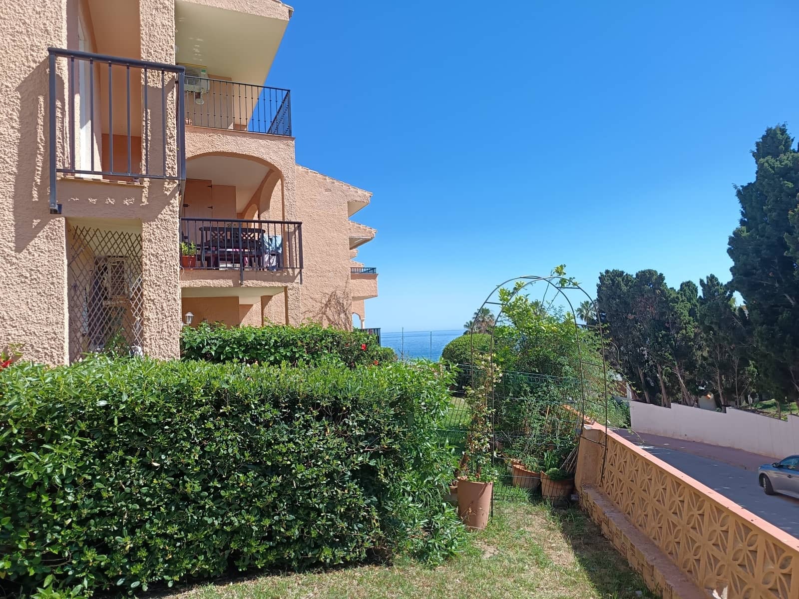 2 bedroom Apartment for rent in Mijas Costa with pool garage - € 1,400 (Ref: 9853024)