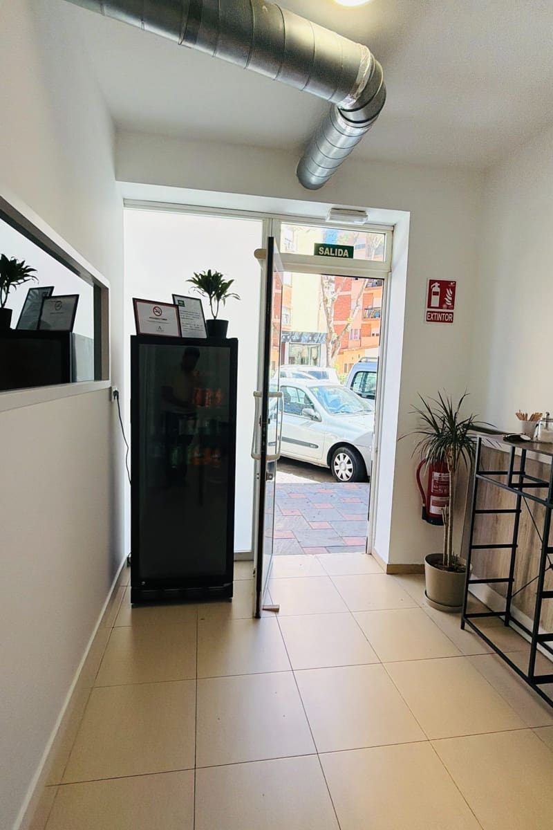 1 soverom Kommersiell til salgs i Fuengirola - € 35 000 (Ref: 9854409)