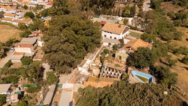 Hus til salgs i Camino del Colmenar, Málaga by med svømmebasseng - € 550 000 (Ref: 9855932)