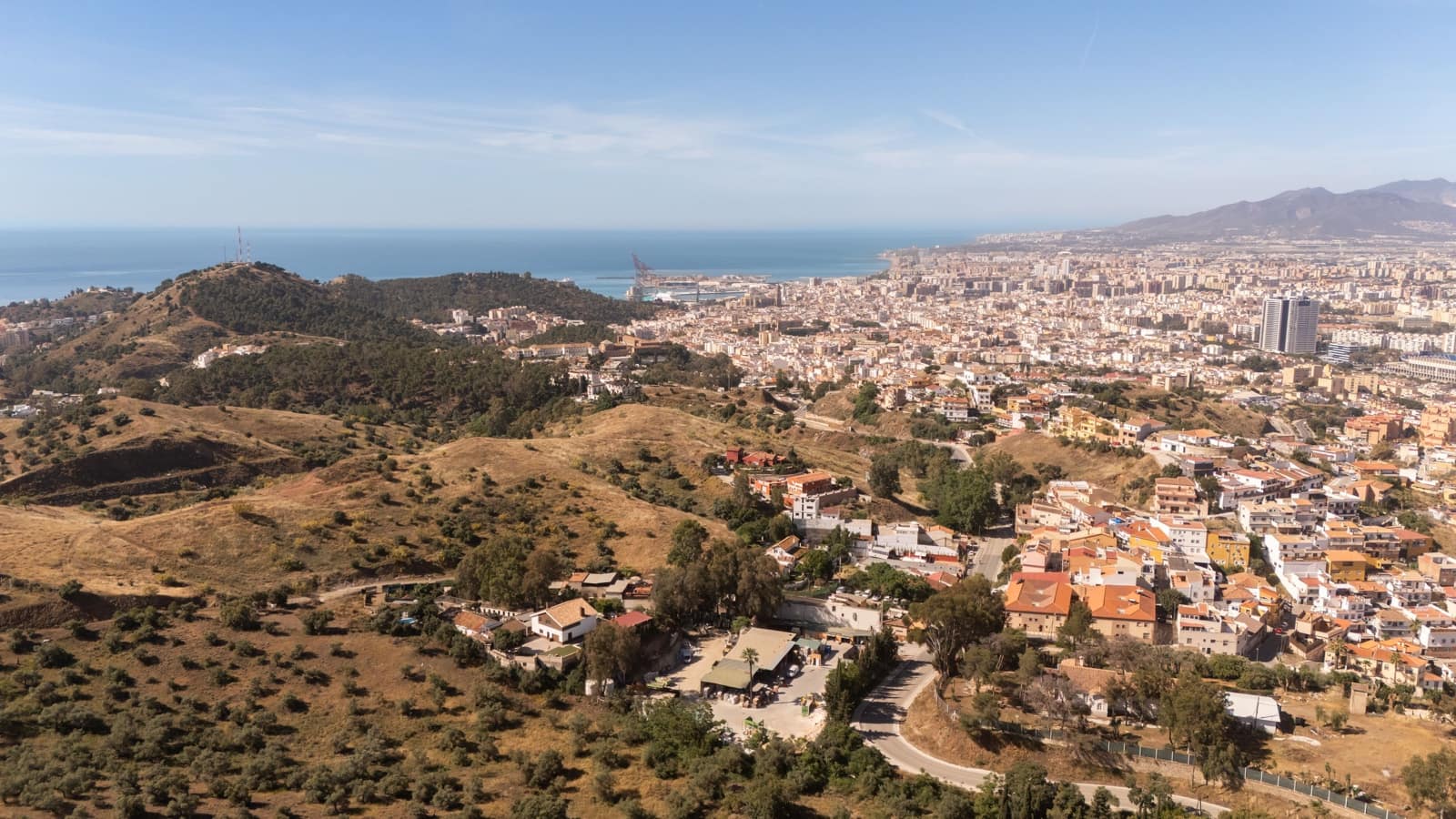 Hus til salgs i Malaga by med svømmebasseng - € 550 000 (Ref: 9855932)