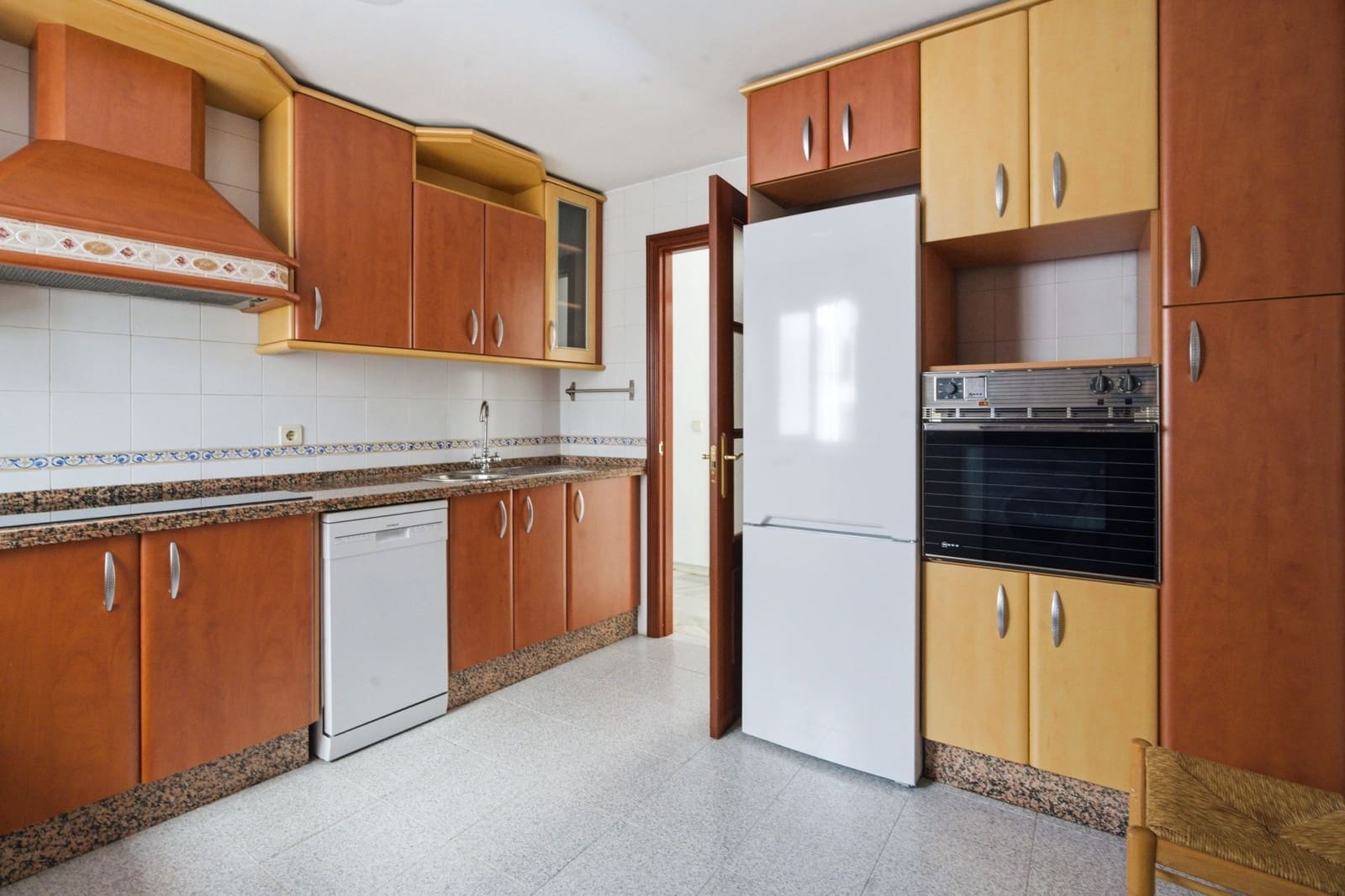 3 bedroom Apartment for rent in Malaga city with garage - € 1,500 (Ref: 9856327)