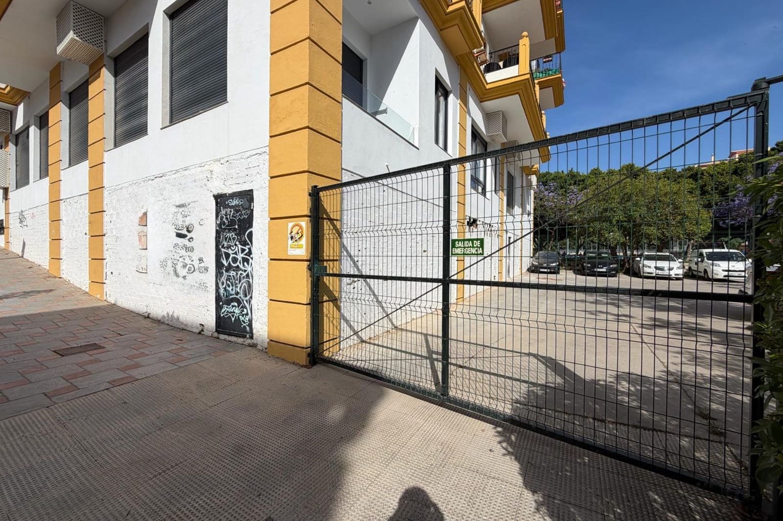 Commercial for rent in Fuengirola - € 1,900 (Ref: 9861415)