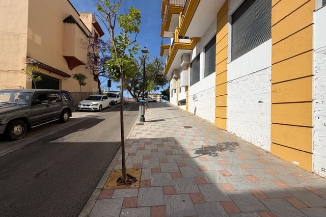 Erhverv til leje i Los Boliches , Fuengirola - € 1.900 (Ref: 9861415)