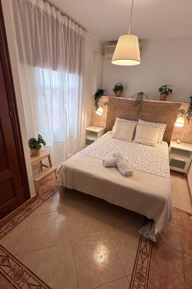 2 bedroom Apartment for sale in Antequera - € 195,000 (Ref: 9863907)