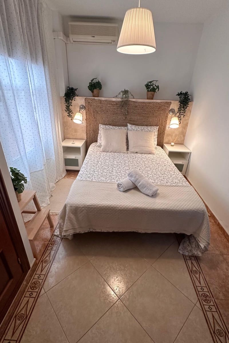 2 bedroom Apartment for sale in Antequera - € 195,000 (Ref: 9863907)