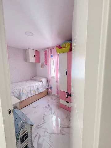 3 bedroom Flat for sale in Jaén city - € 95,000 (Ref: 9867456)