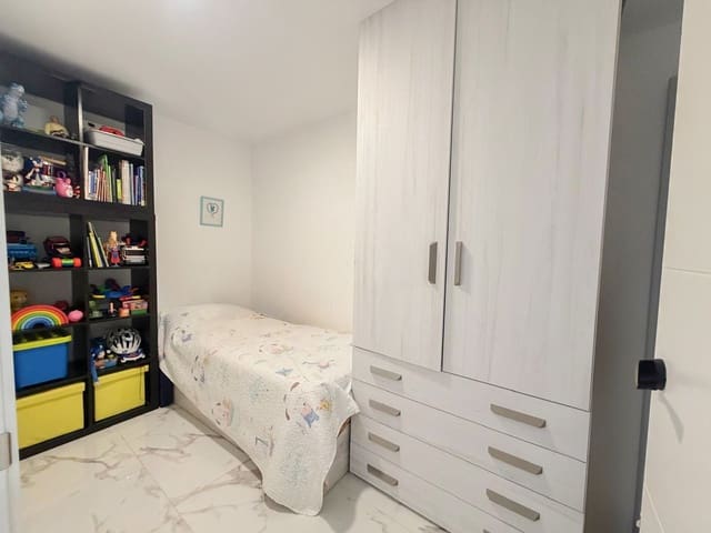 3 bedroom Flat for sale in Jaén city - € 95,000 (Ref: 9867456)
