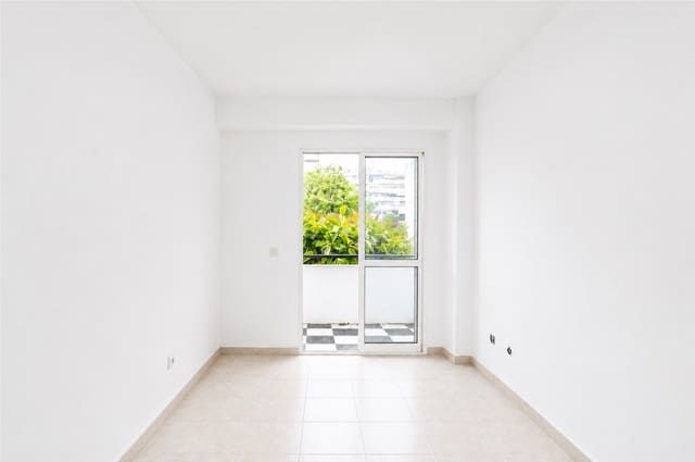 3 soveværelse Lejlighed til salg i Casco Antiguo, Marbella - € 329.000 (Ref: 9867681)