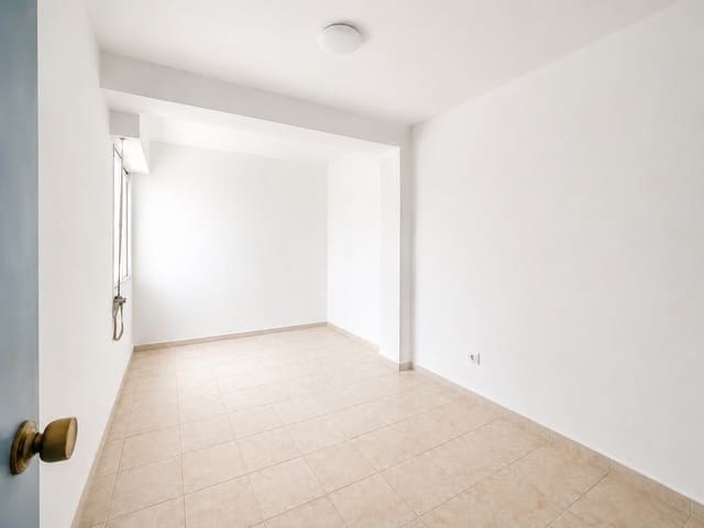 3 soveværelse Lejlighed til salg i Casco Antiguo, Marbella - € 329.000 (Ref: 9867681)