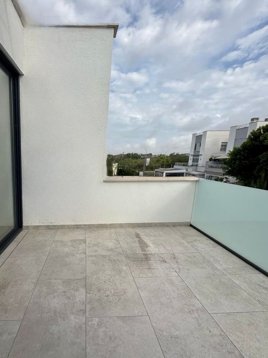 4 soveværelse Byhus til leje i Palma de Mallorca med swimmingpool garage - € 4.700 (Ref: 9872397)