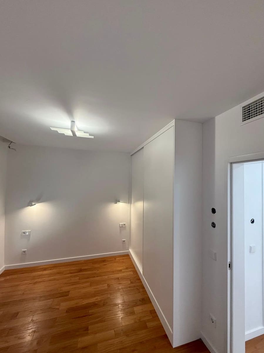 4 soveværelse Byhus til leje i Palma de Mallorca med swimmingpool garage - € 4.700 (Ref: 9872397)