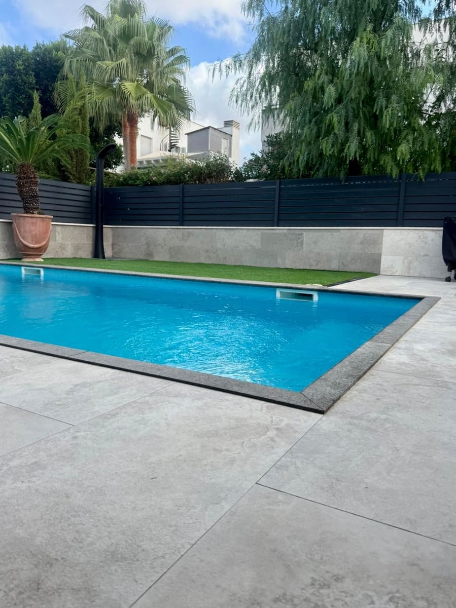 4 soveværelse Byhus til leje i Palma de Mallorca med swimmingpool garage - € 4.700 (Ref: 9872397)