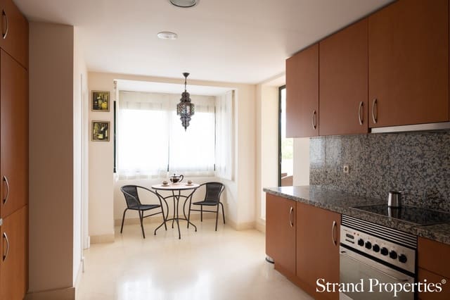 Apartamento de 4 habitaciones en Los Arqueros - Puerto del Almendro, Benahavís en venta con piscina - 1.490.000 € (Ref: 9877775)