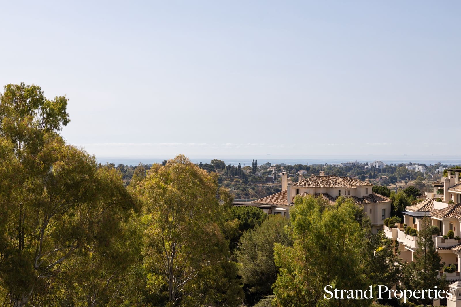 Apartamento de 4 habitaciones en Benahavís en venta con piscina - 1.490.000 € (Ref: 9877775)