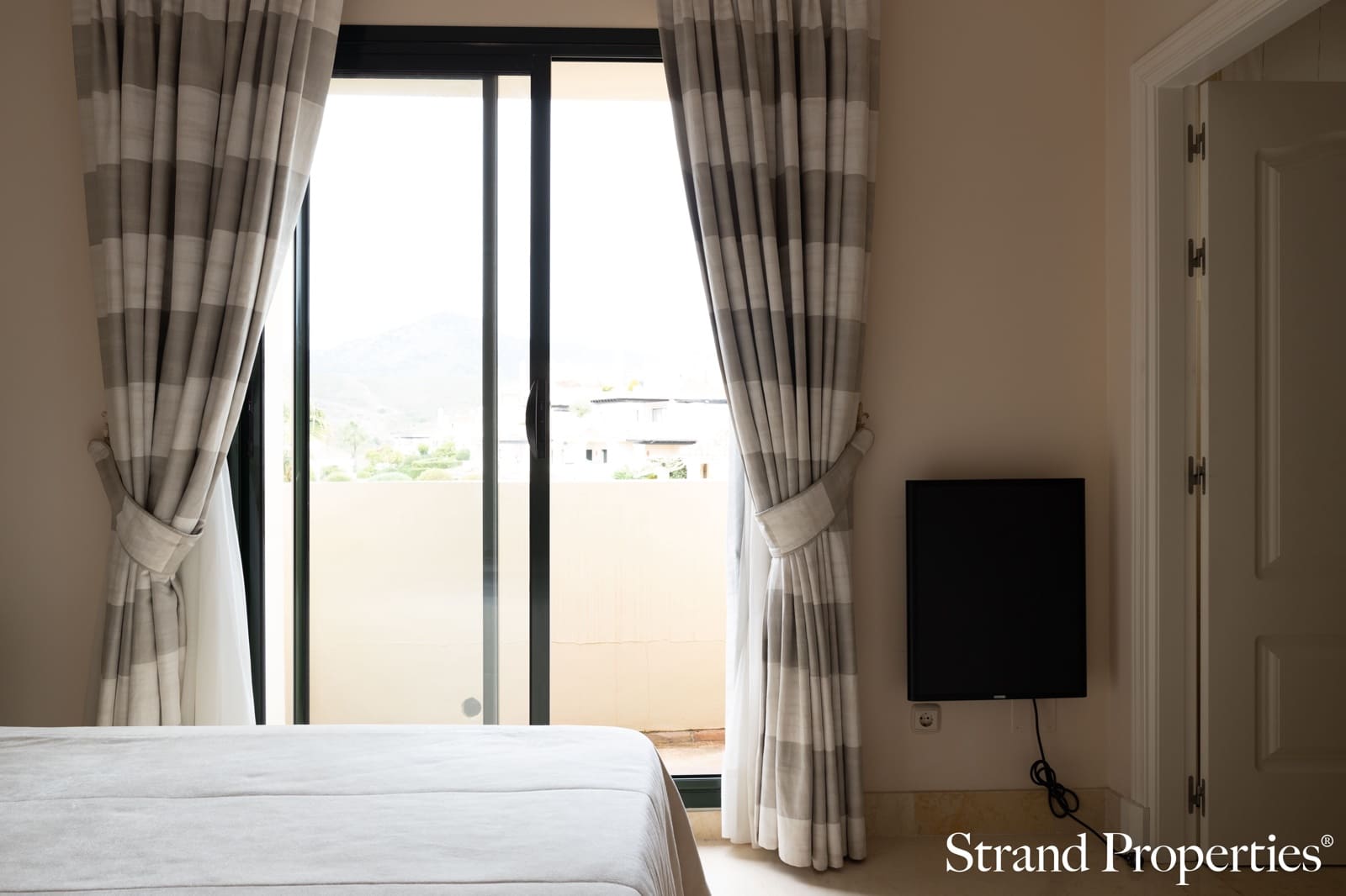 Apartamento de 4 habitaciones en Benahavís en venta con piscina - 1.490.000 € (Ref: 9877775)