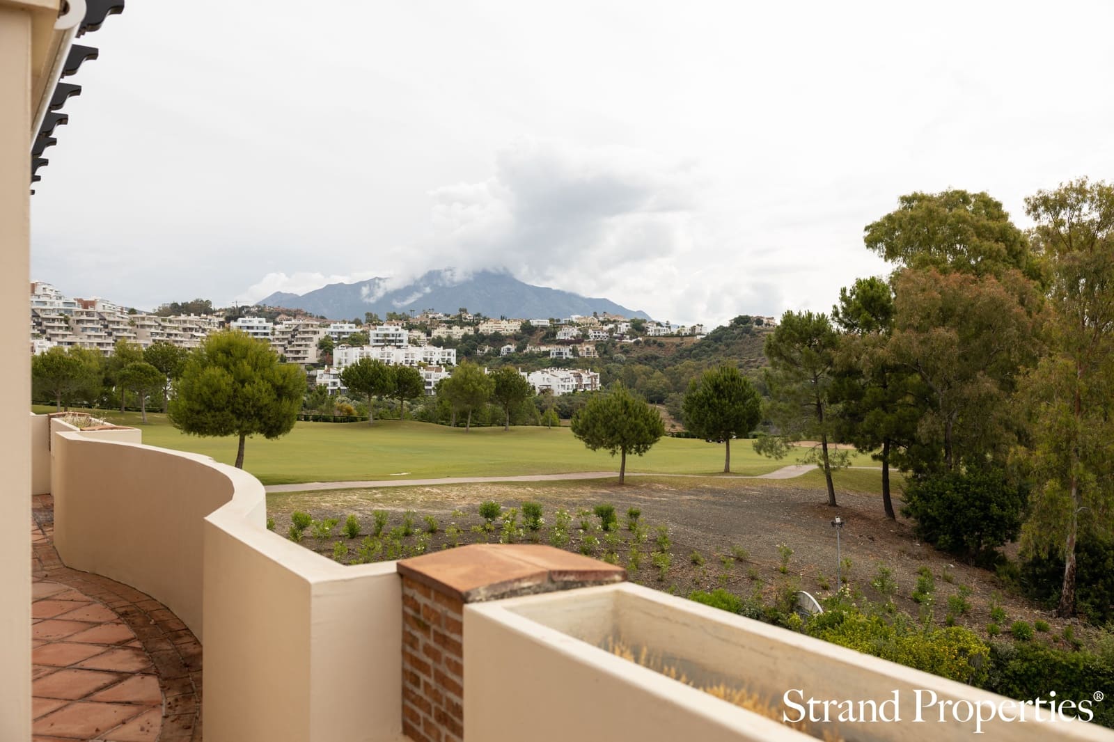 Apartamento de 4 habitaciones en Benahavís en venta con piscina - 1.490.000 € (Ref: 9877775)