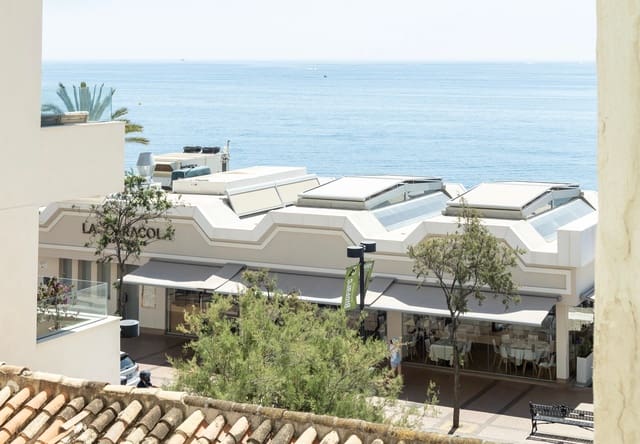 2 soveværelse Lejlighed til salg i Zona Puerto Deportivo, Fuengirola - € 270.000 (Ref: 9879492)