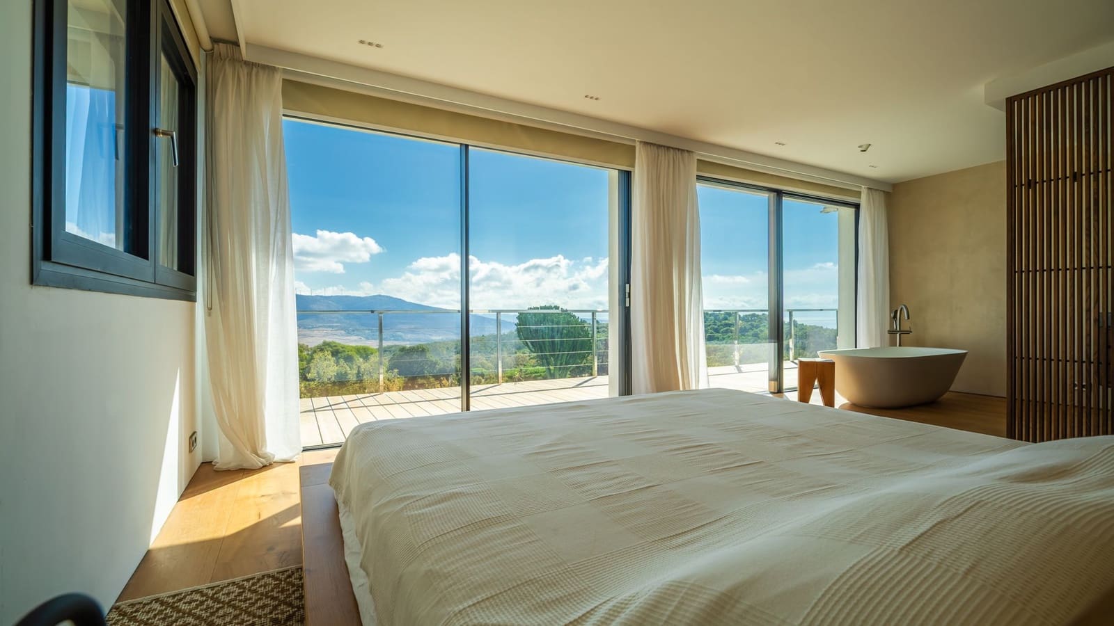 Chalet de 4 habitaciones en Tarifa en venta con piscina - 2.950.000 € (Ref: 9879716)
