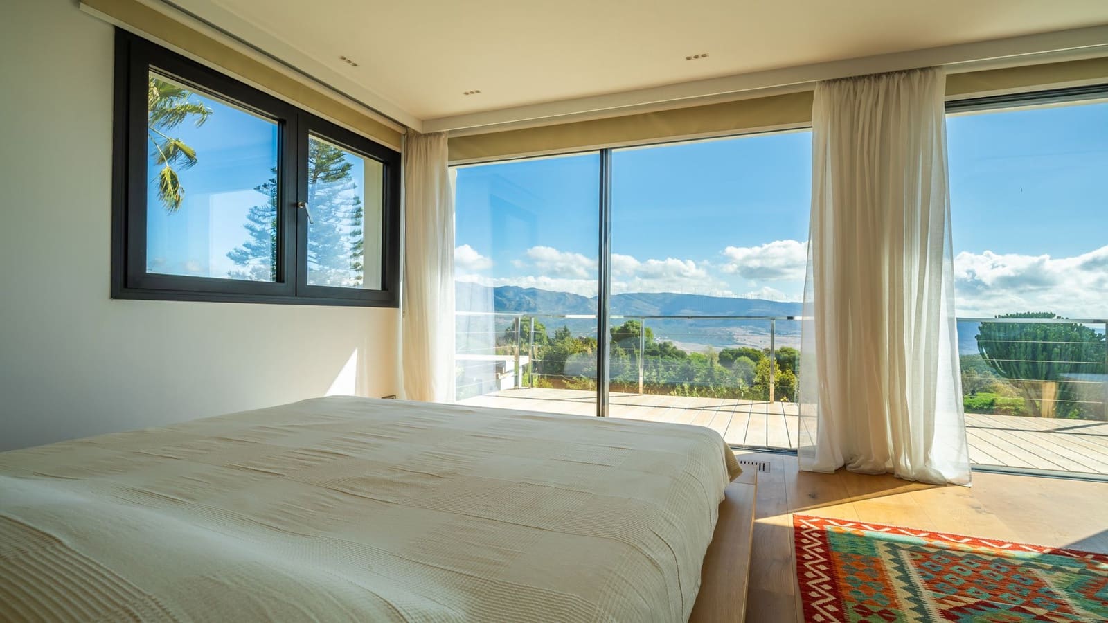 Chalet de 4 habitaciones en Tarifa en venta con piscina - 2.950.000 € (Ref: 9879716)