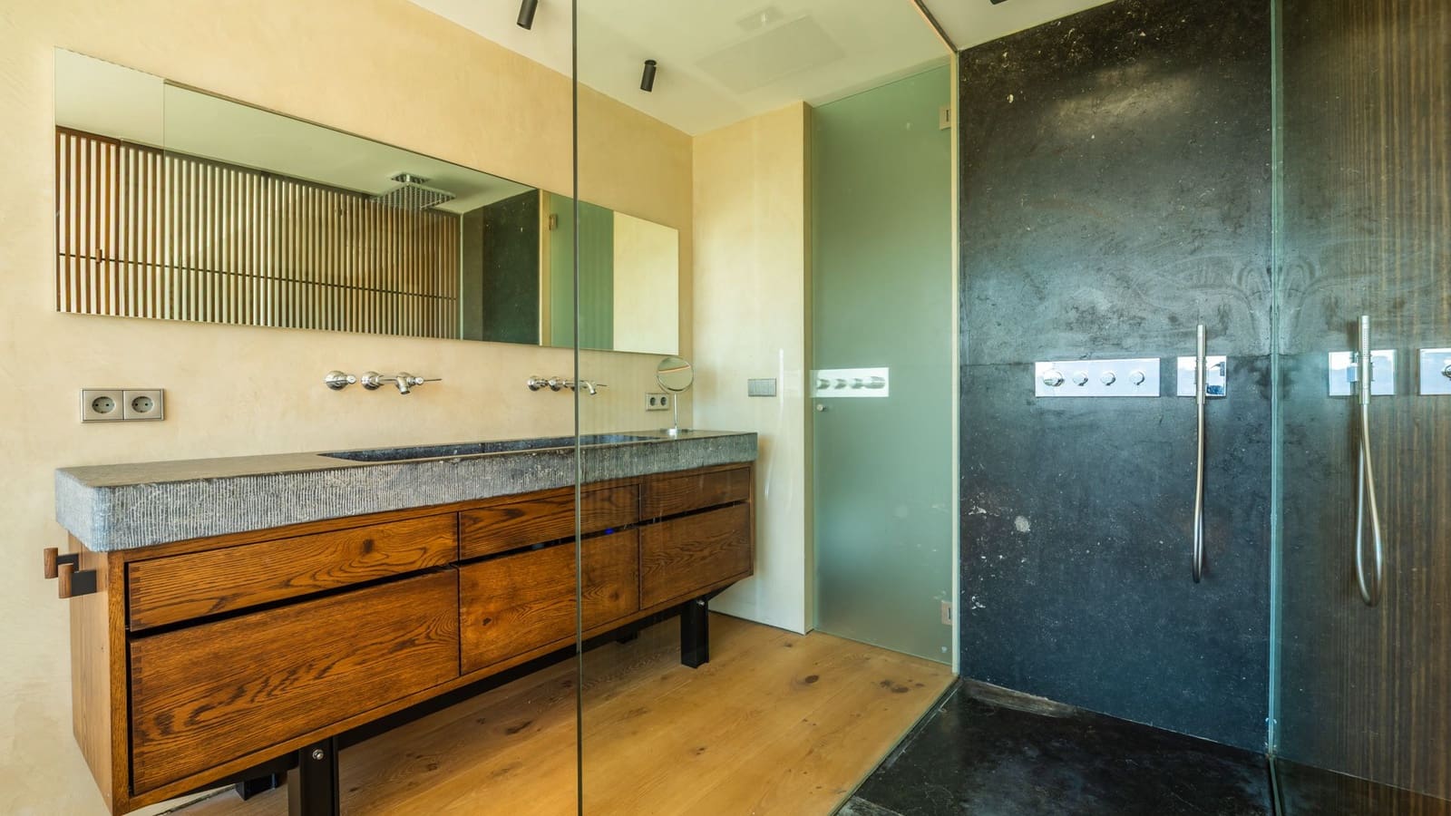 Chalet de 4 habitaciones en Tarifa en venta con piscina - 2.950.000 € (Ref: 9879716)