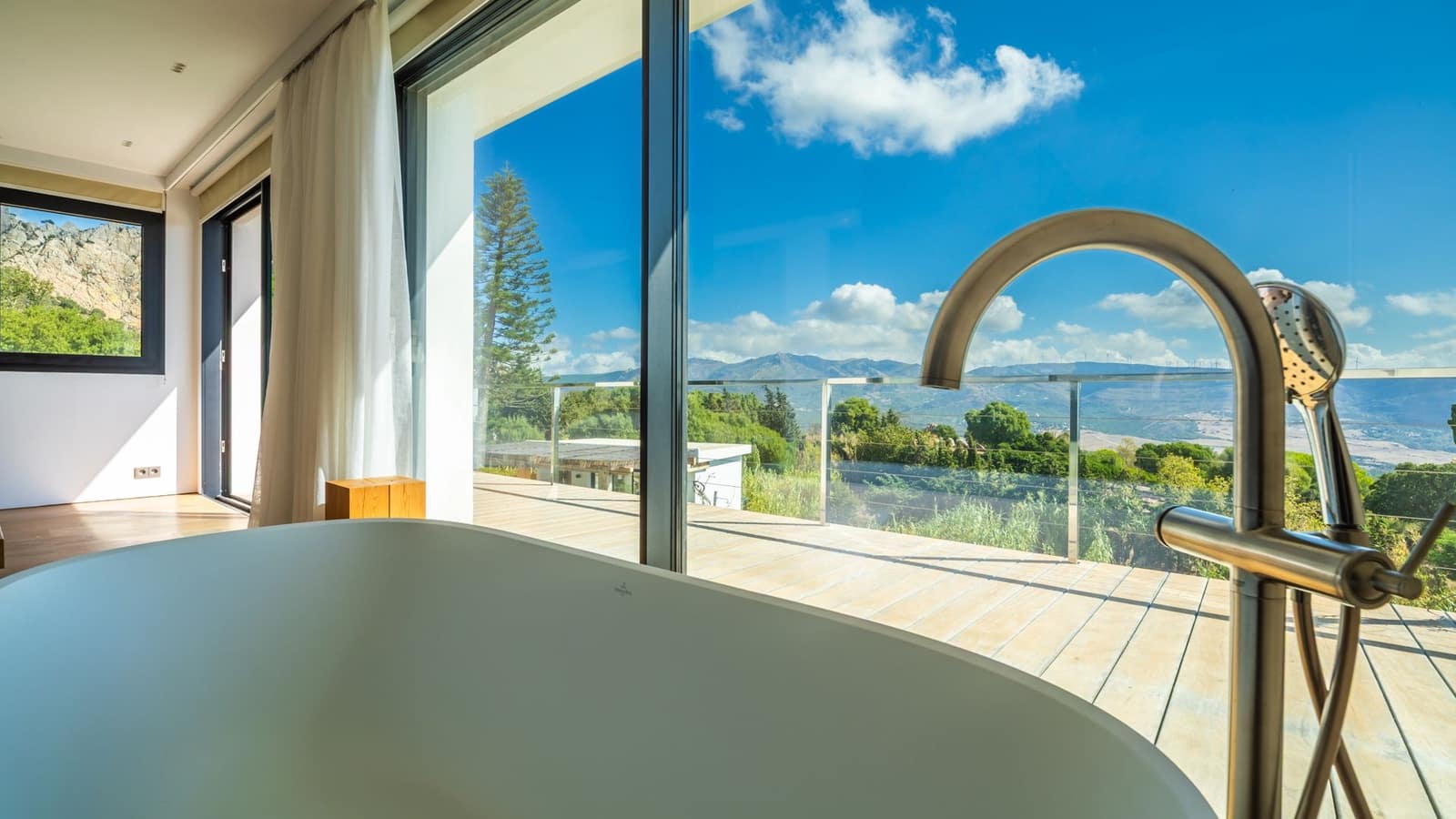 Chalet de 4 habitaciones en Tarifa en venta con piscina - 2.950.000 € (Ref: 9879716)