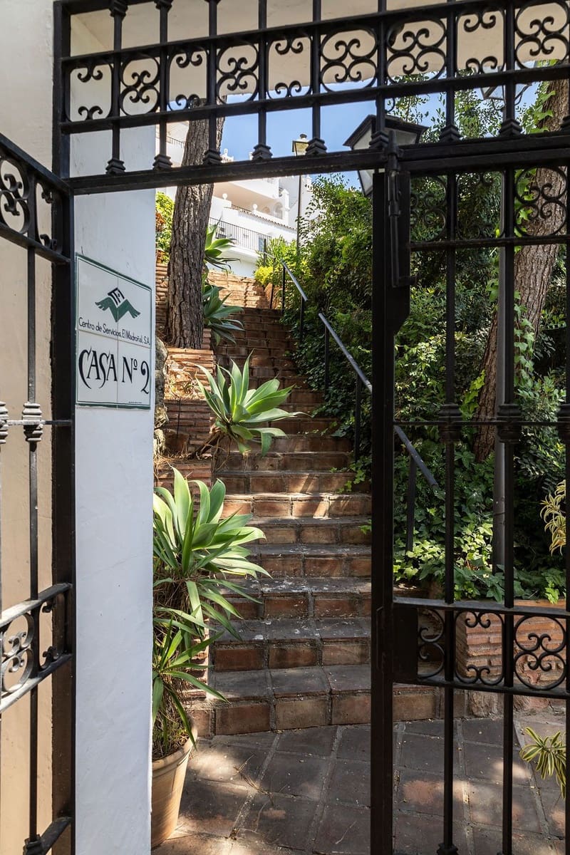 2 Zimmer Apartment zu verkaufen in Benahavis mit Pool - 439.000 € (Ref: 9880342)