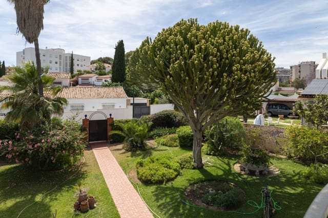 6 chambre Maison de Ville à vendre à Miraflores del Palo, Malaga ville - 1 395 000 € (Ref: 9883581)