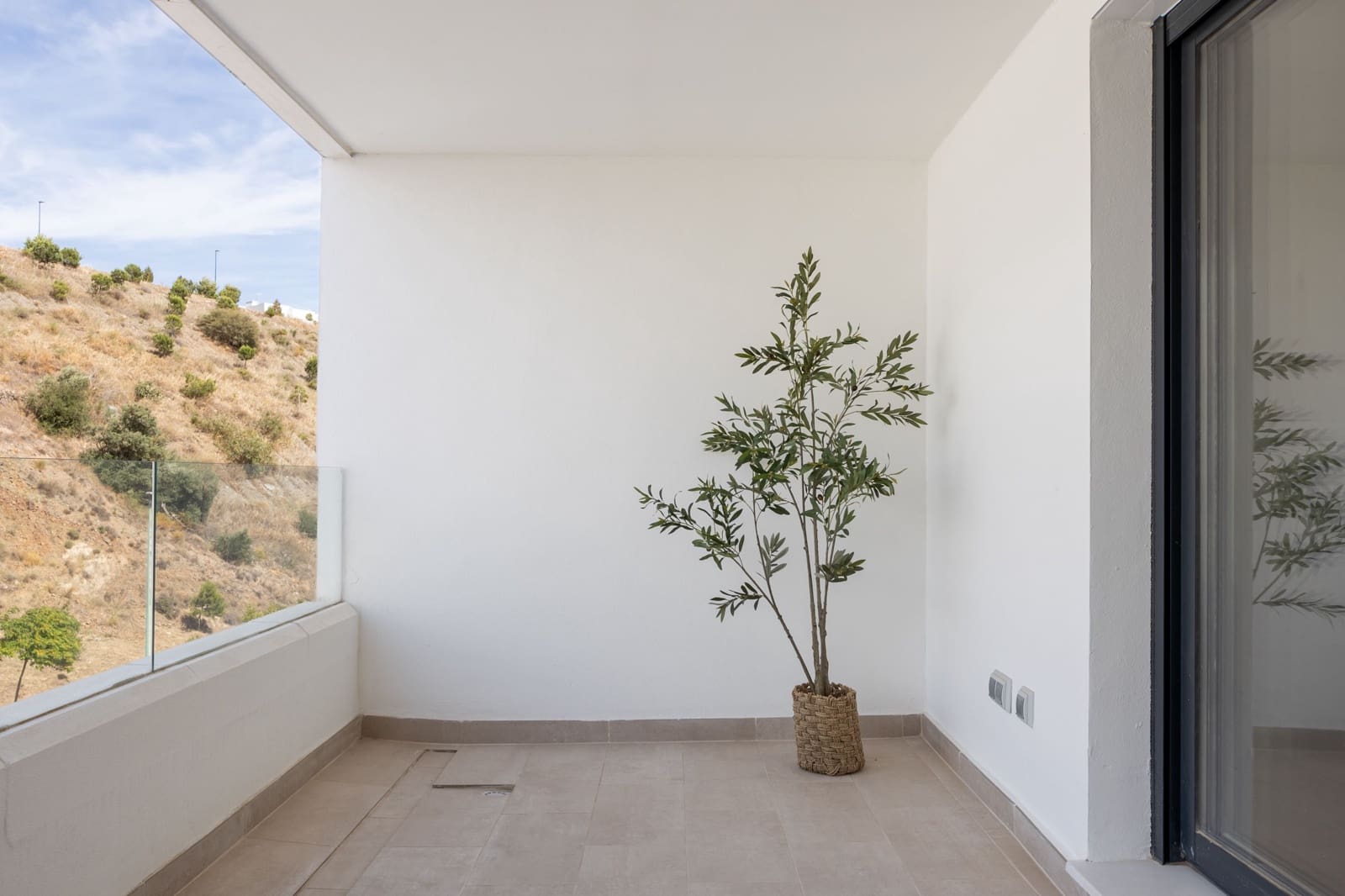 2 soveværelse Lejlighed til salg i Malaga by med swimmingpool - € 669.000 (Ref: 9883749)