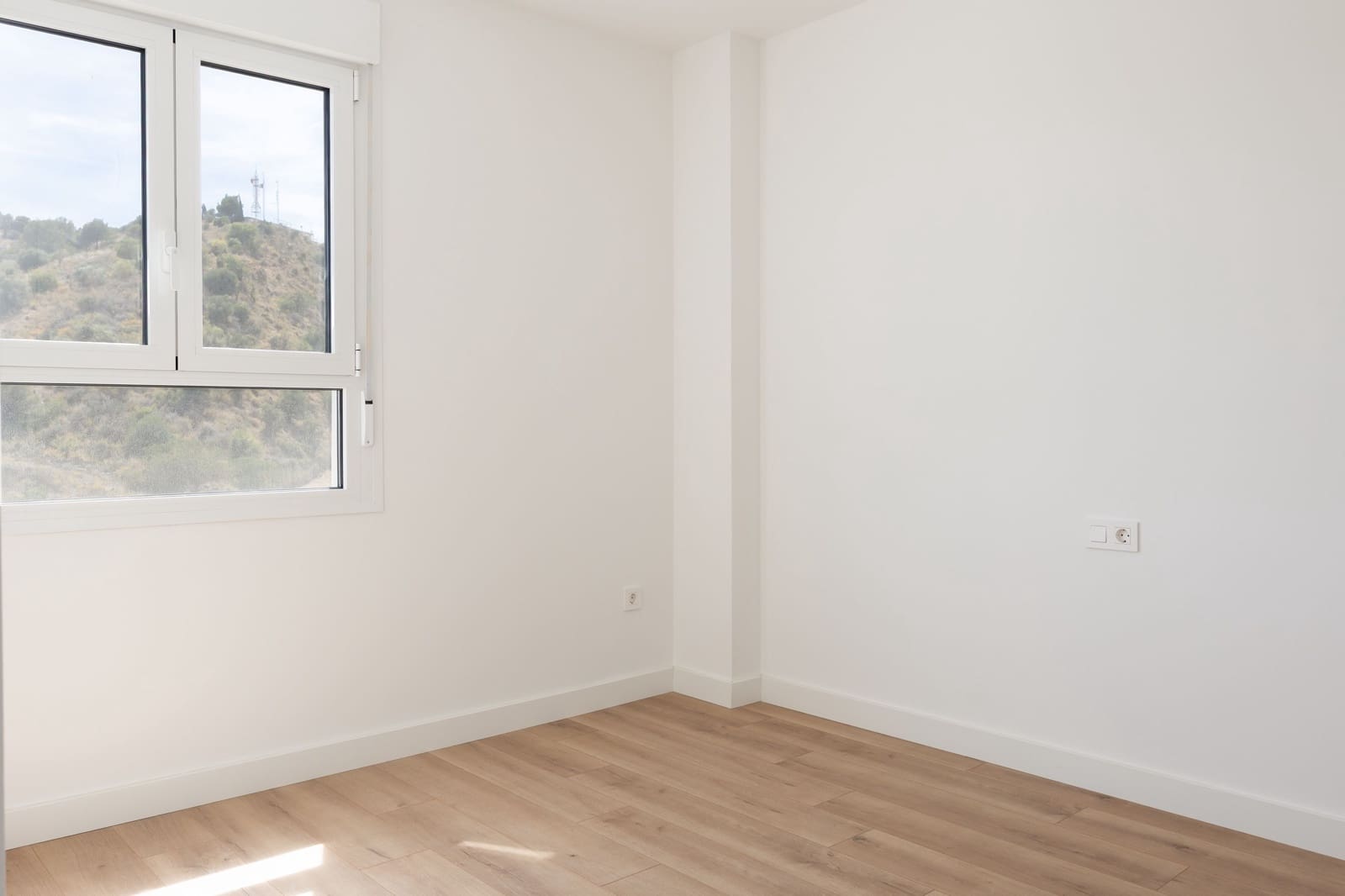 2 soveværelse Lejlighed til salg i Malaga by med swimmingpool - € 669.000 (Ref: 9883749)