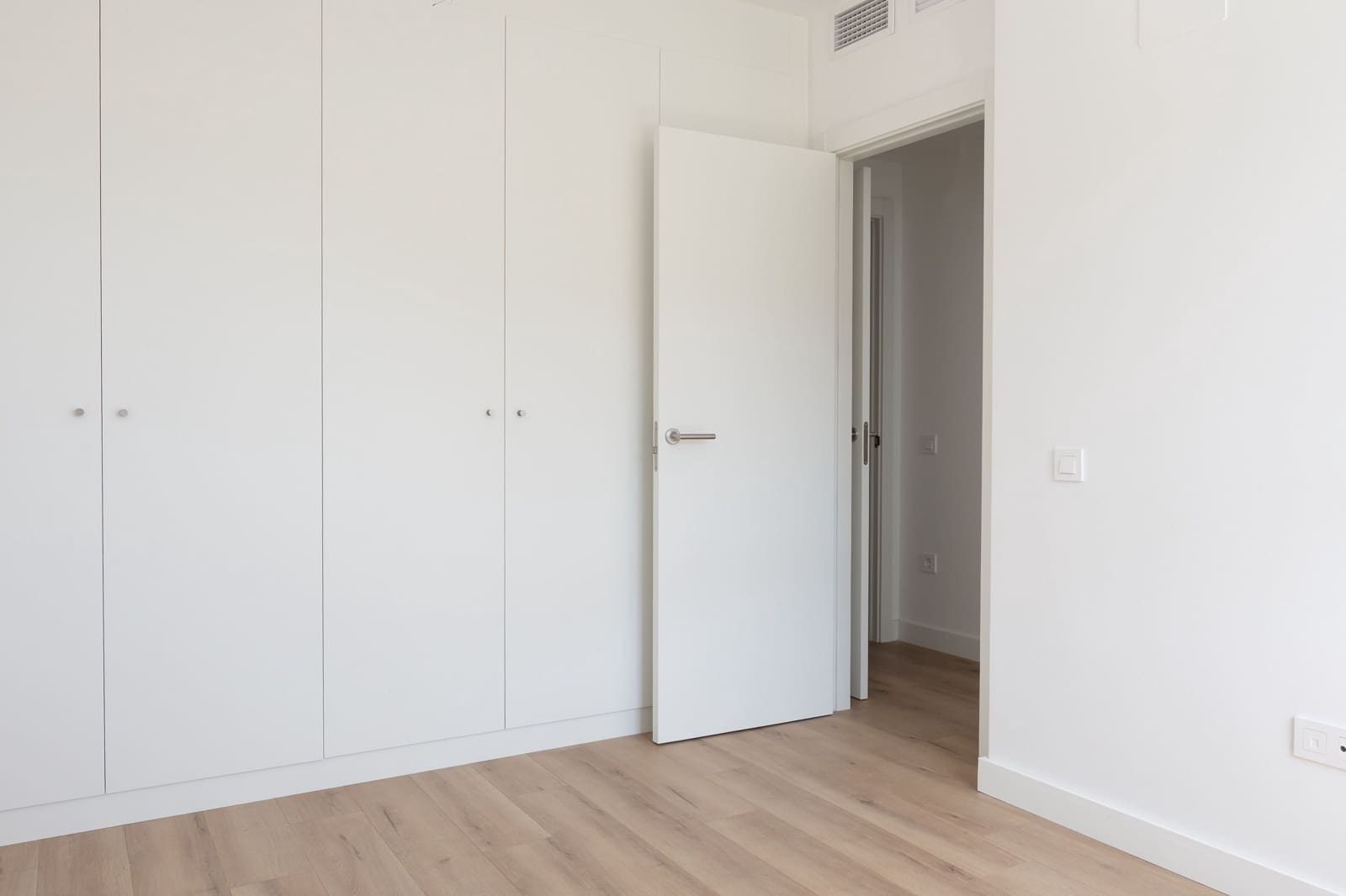 2 soveværelse Lejlighed til salg i Malaga by med swimmingpool - € 669.000 (Ref: 9883749)