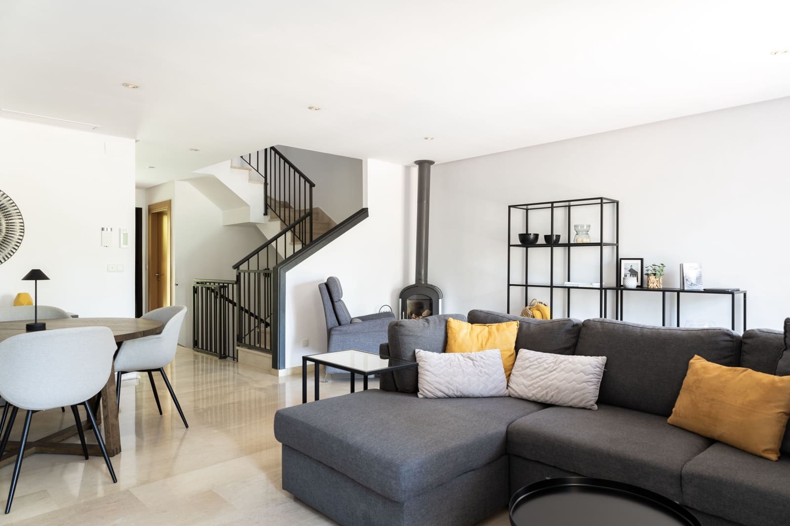 3 sypialnia Dom na sprzedaż w Marbella z basenem - 785 000 € (Ref: 9889367)