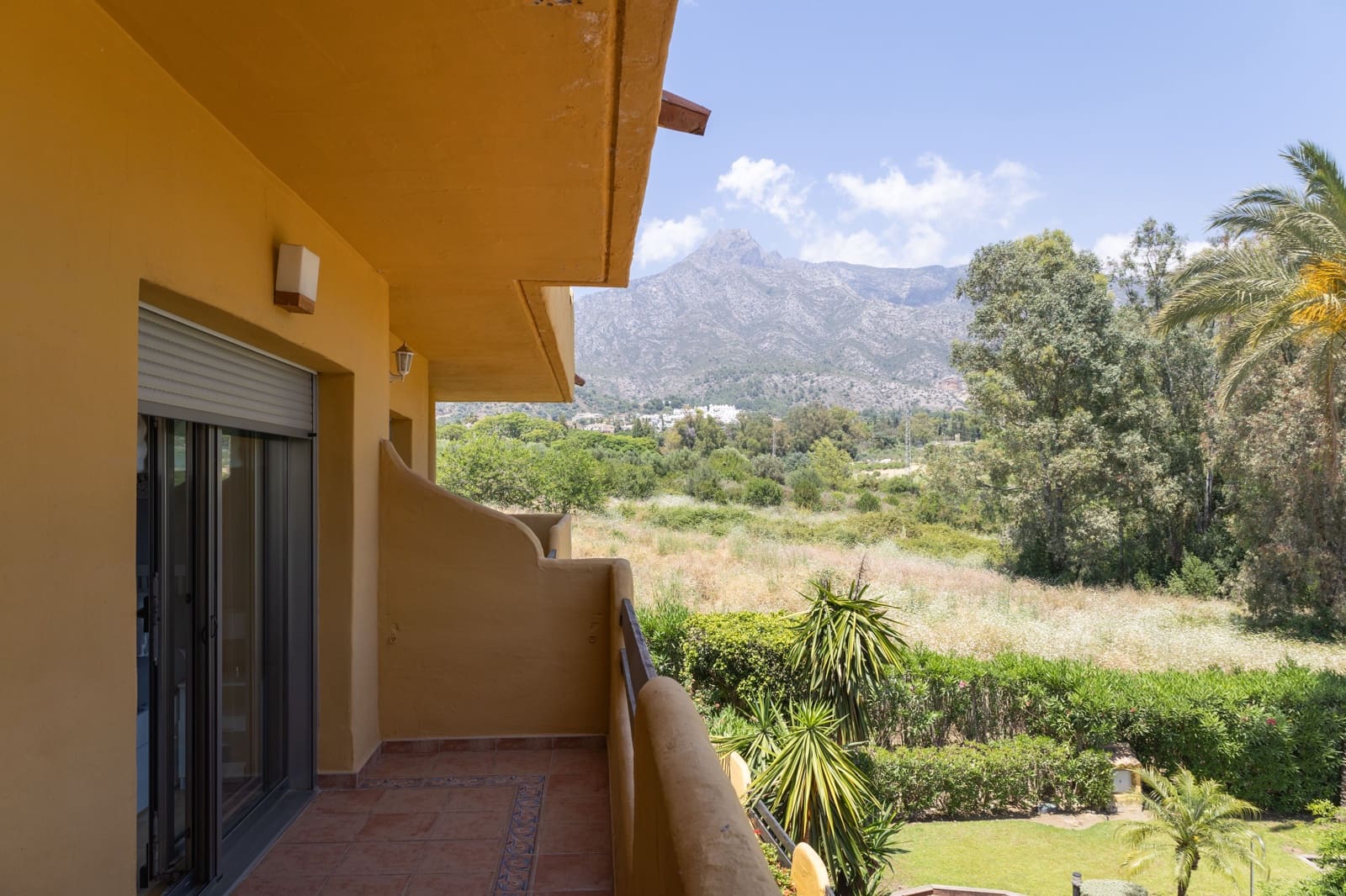 3 sypialnia Dom na sprzedaż w Marbella z basenem - 785 000 € (Ref: 9889367)