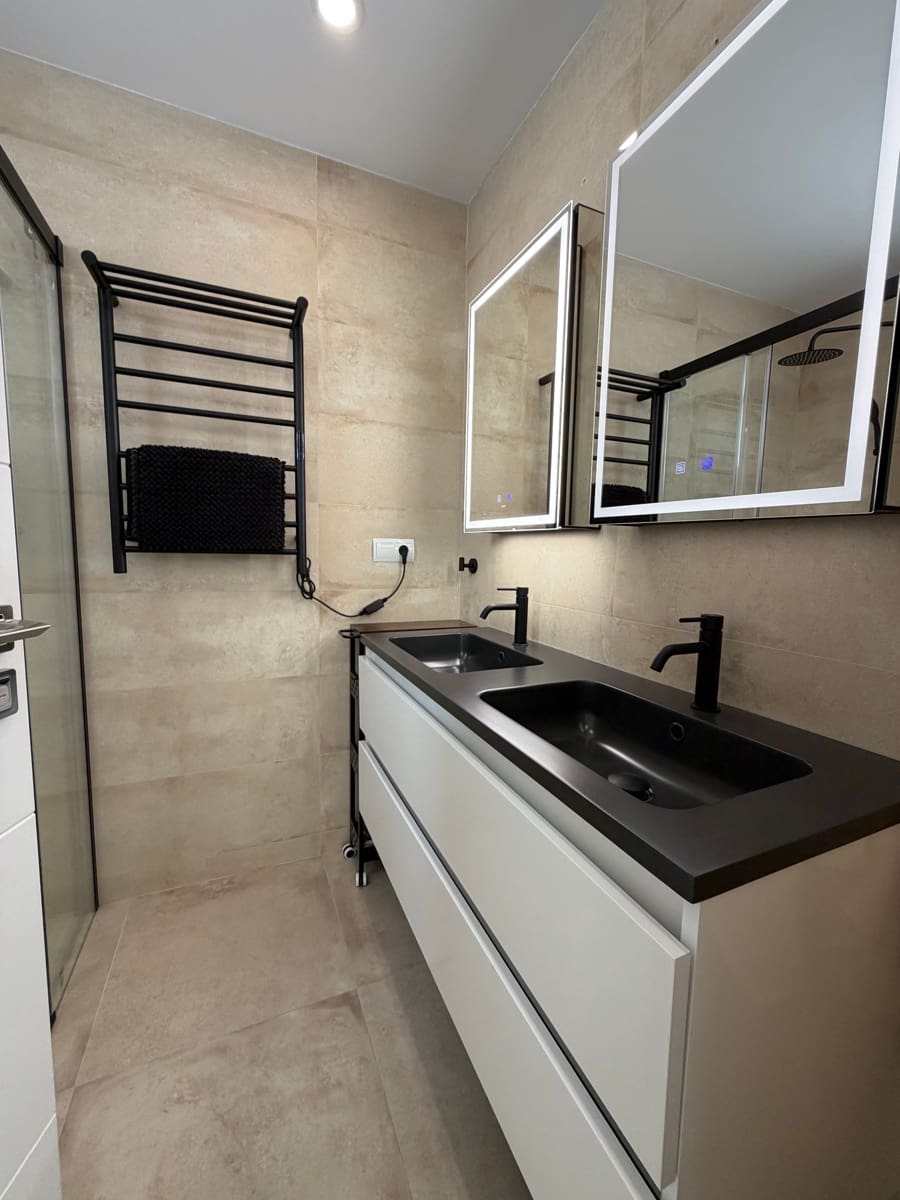 Chalet de 4 habitaciones en Benalmádena en venta - 1.190.000 € (Ref: 9889521)