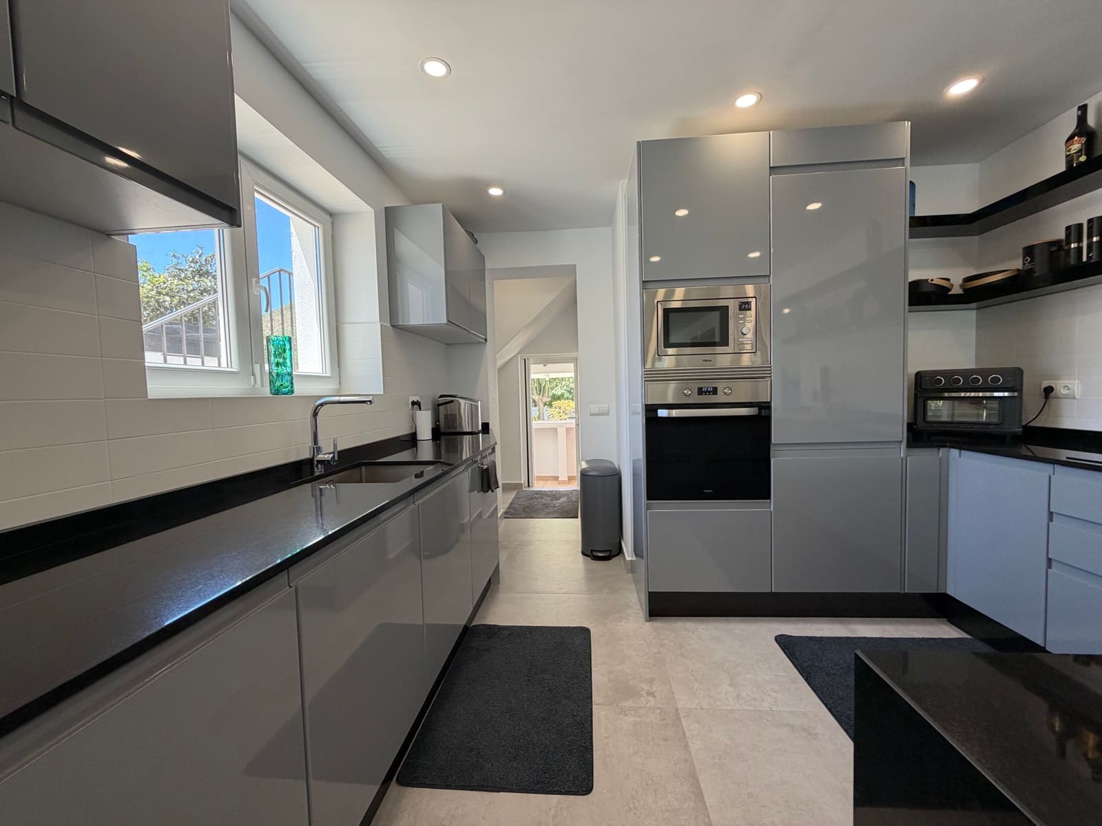 Chalet de 4 habitaciones en Benalmádena en venta - 1.190.000 € (Ref: 9889521)