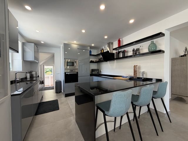 4 sypialnia Willa na sprzedaż w La Capellanía - El Higuerón, Benalmádena - 1 190 000 € (Ref: 9889521)