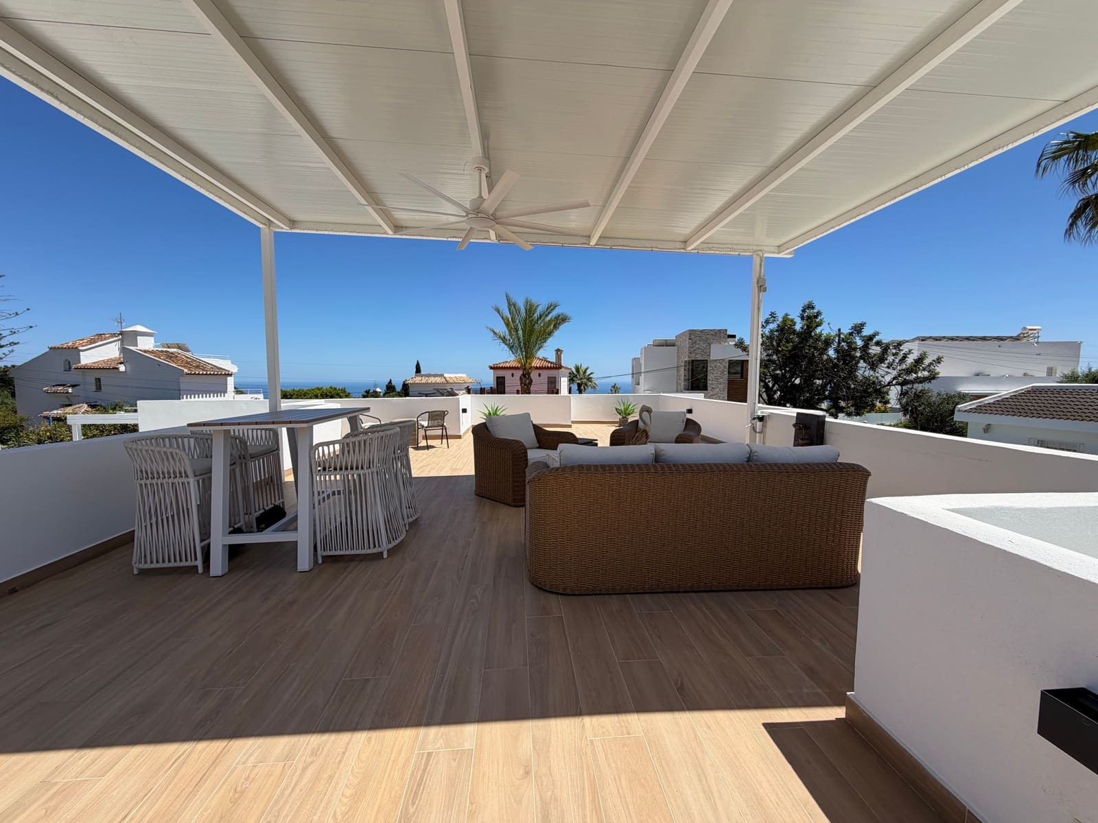 Chalet de 4 habitaciones en Benalmádena en venta - 1.190.000 € (Ref: 9889521)