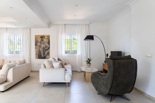 5 Zimmer Haus zu verkaufen in Alhaurín de la Torre mit Pool Garage - 1.235.000 € (Ref: 9890949)
