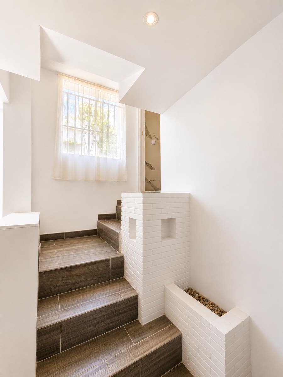6 bedroom Townhouse for sale in Mijas Costa with pool - € 690,000 (Ref: 9893078)