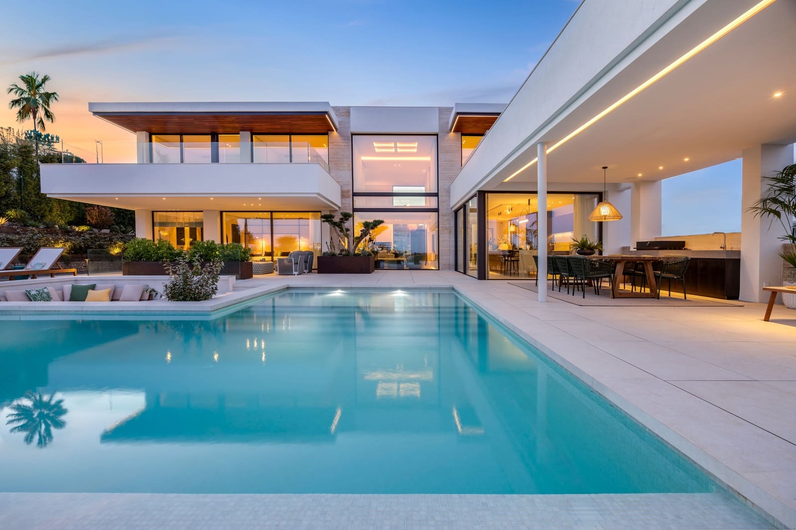 Chalet de 4 habitaciones en Casares en venta con piscina - 4.200.000 € (Ref: 9893079)