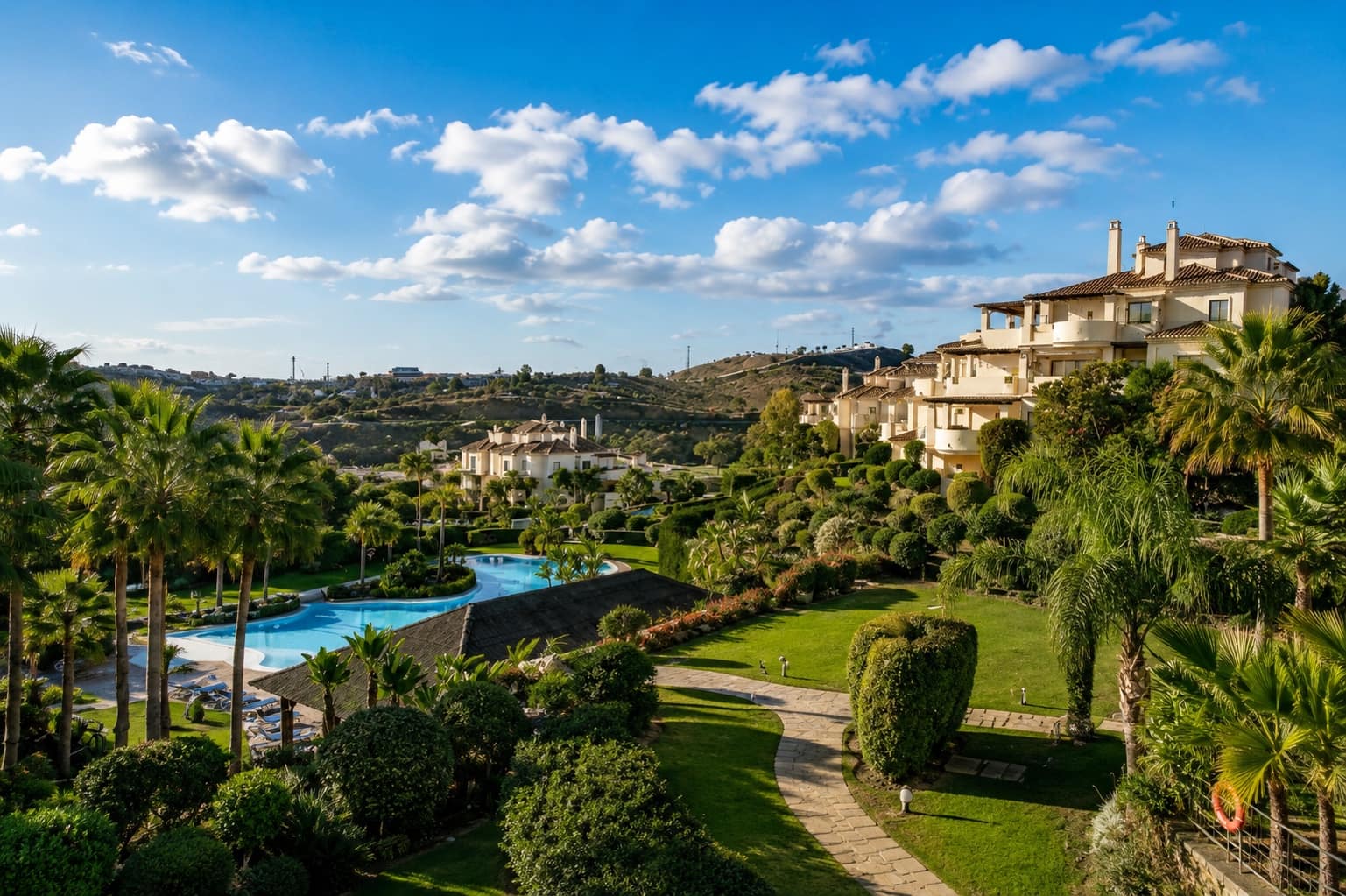 2 chambre Appartement à vendre à Benahavis avec piscine - 595 000 € (Ref: 9895366)