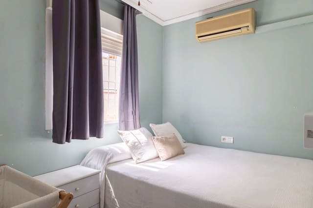 3 bedroom Townhouse for sale in El Palo, Málaga city - € 330,000 (Ref: 9906618)