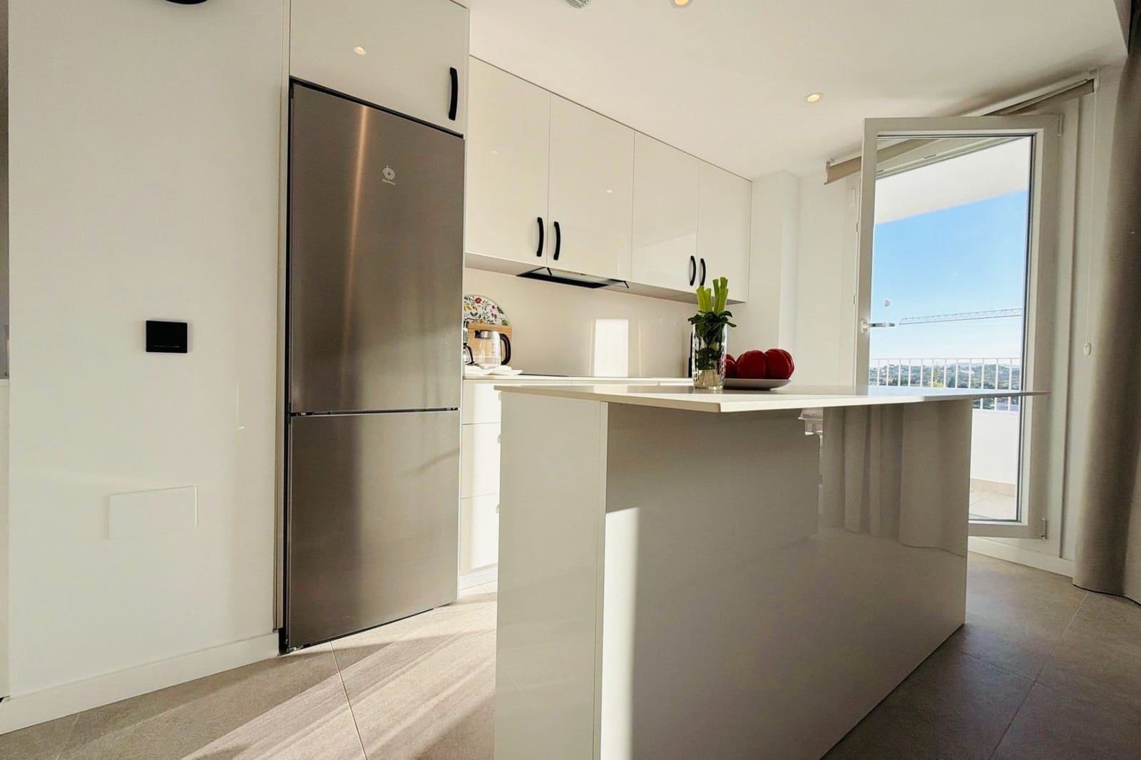 3 sypialnia Apartament do wynajęcia w Fuengirola z basenem garażem - 3 200 € (Ref: 9906863)
