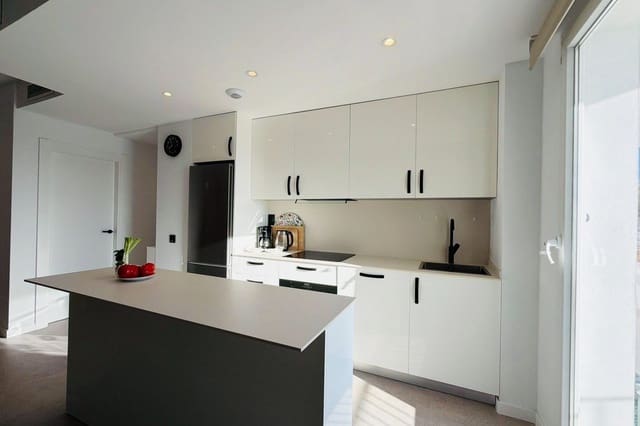 3 camera da letto Appartamento da affittare in Los Pacos, Fuengirola con piscina garage - 3.200 € (Rif: 9906863)