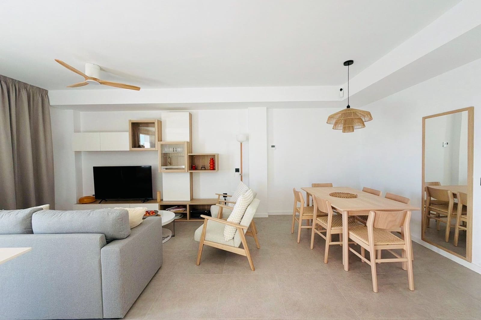 3 sypialnia Apartament do wynajęcia w Fuengirola z basenem garażem - 3 200 € (Ref: 9906863)