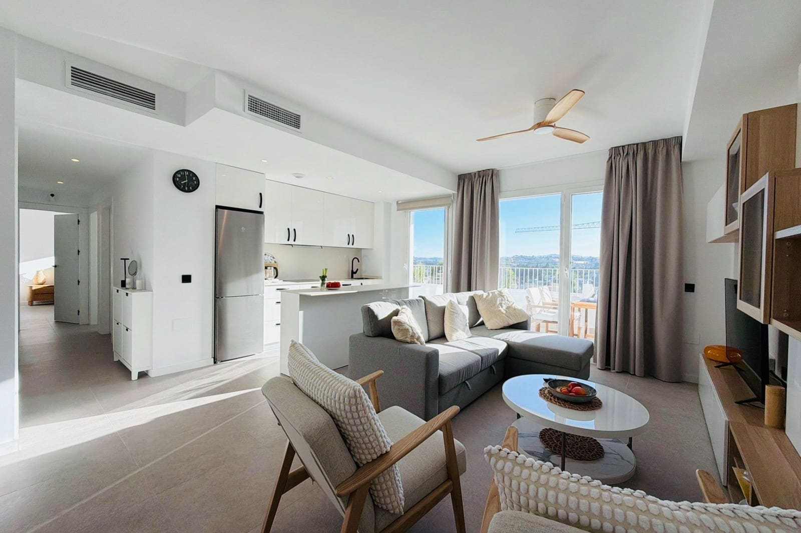 3 sypialnia Apartament do wynajęcia w Fuengirola z basenem garażem - 3 200 € (Ref: 9906863)